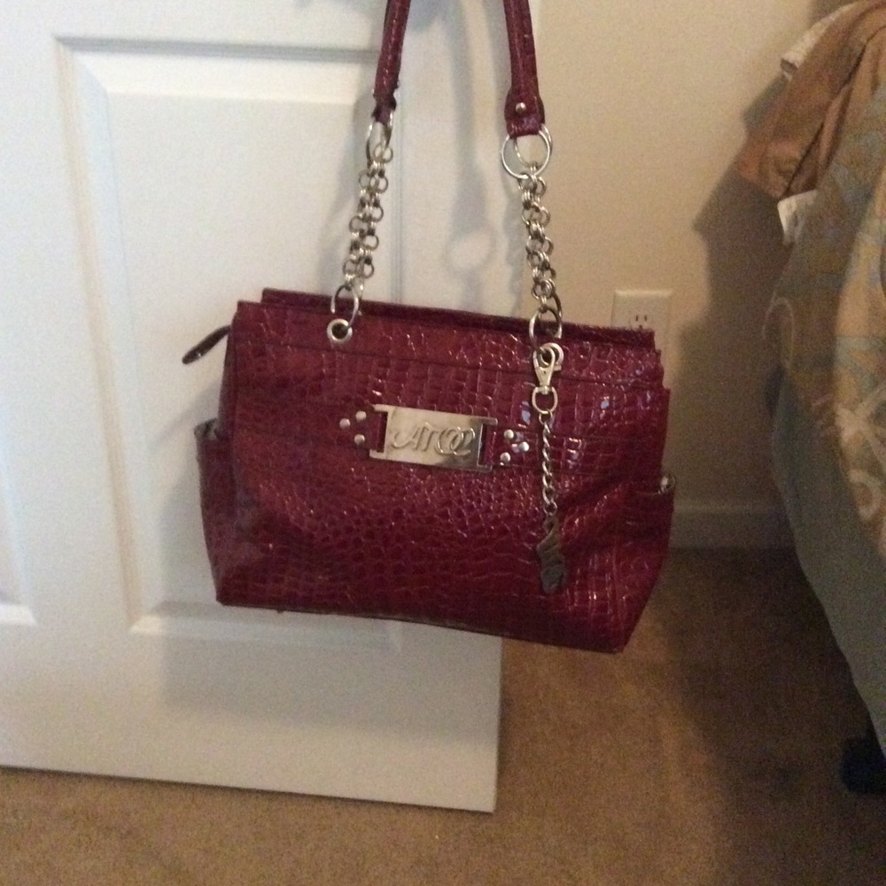 Women’s shoulder bag